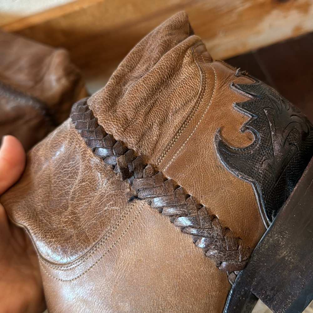 JB Dillon Western Boots tooled leather snipped toe brown braided accent - Picture 8 of 8
